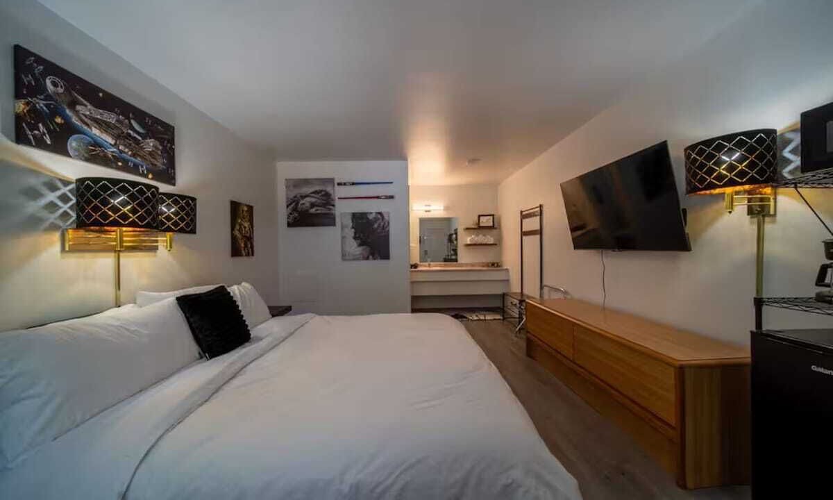 Photo of Bedroom in Eureka Springs Historic District
