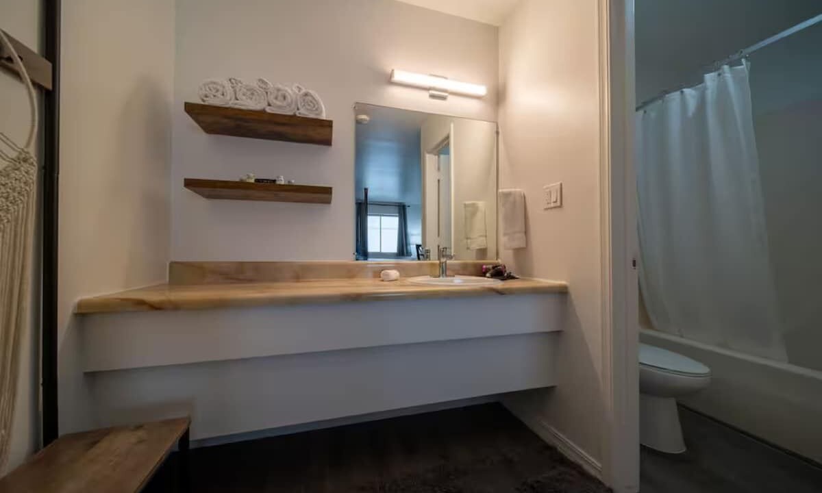 Photo of Bathroom in Eureka Springs Historic District