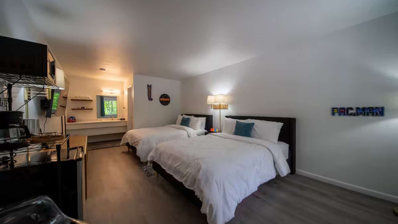 Photo of Bedroom in Eureka Springs Historic District