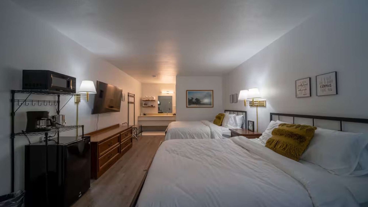 Photo of Bedroom in Eureka Springs Historic District