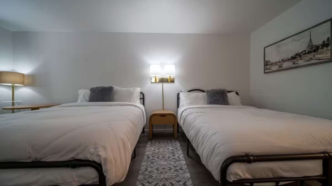 Photo of Bedroom in Eureka Springs Historic District