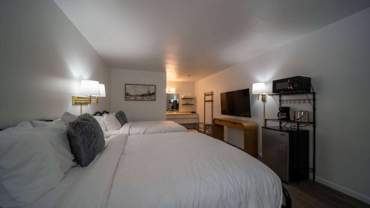 Photo of Bedroom in Eureka Springs Historic District