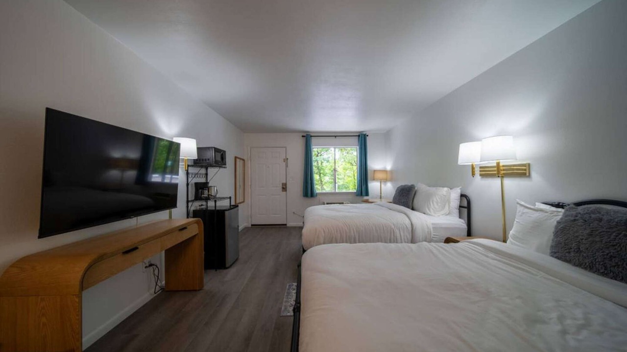 Photo of Bedroom in Eureka Springs Historic District