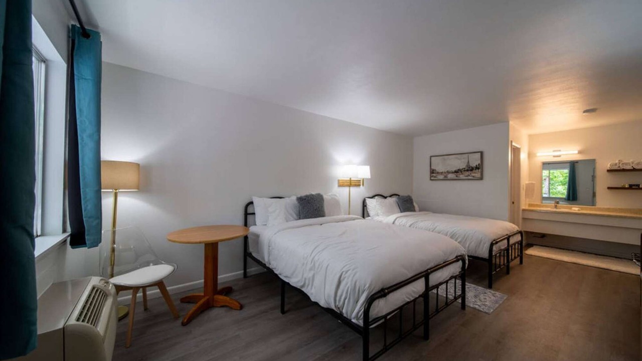 Photo of Bedroom in Eureka Springs Historic District