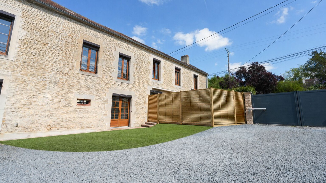 Photo of Outdoor in Airan