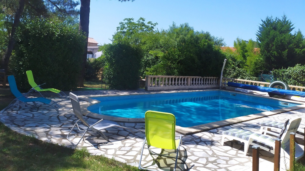 Photo of Outdoor in Saint-Julien-les-Rosiers