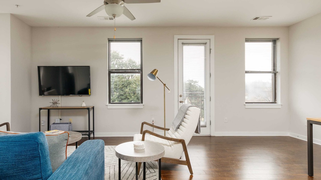 Photo of Livingroom in Hillsboro Village