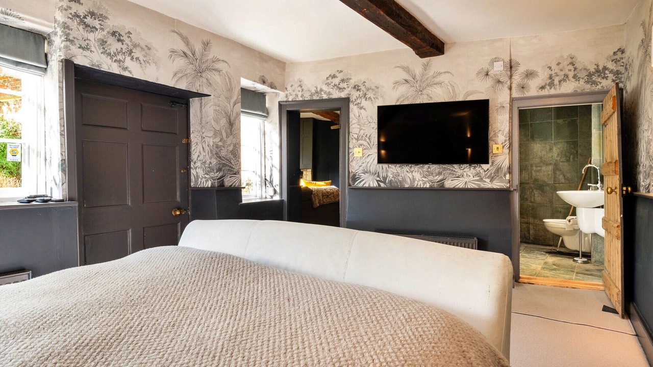 Photo of Bedroom in Lechlade