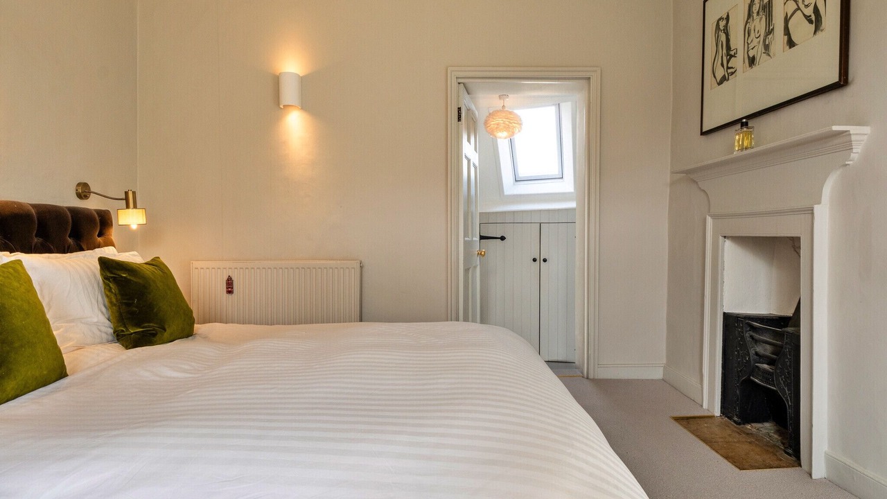 Photo of Bedroom in Lechlade