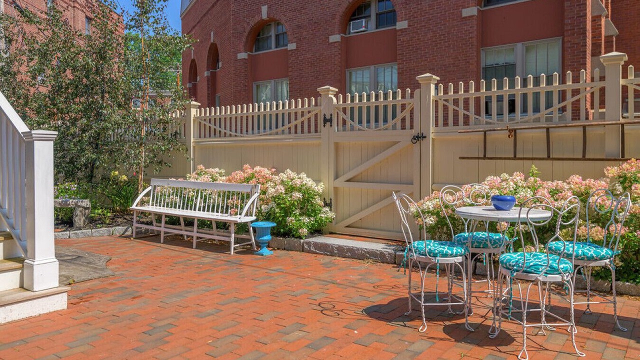 Photo of Outdoor in West End