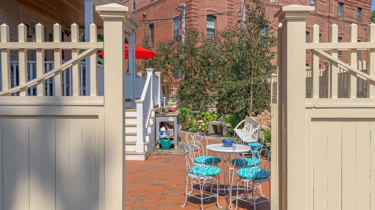 Photo of Outdoor in West End