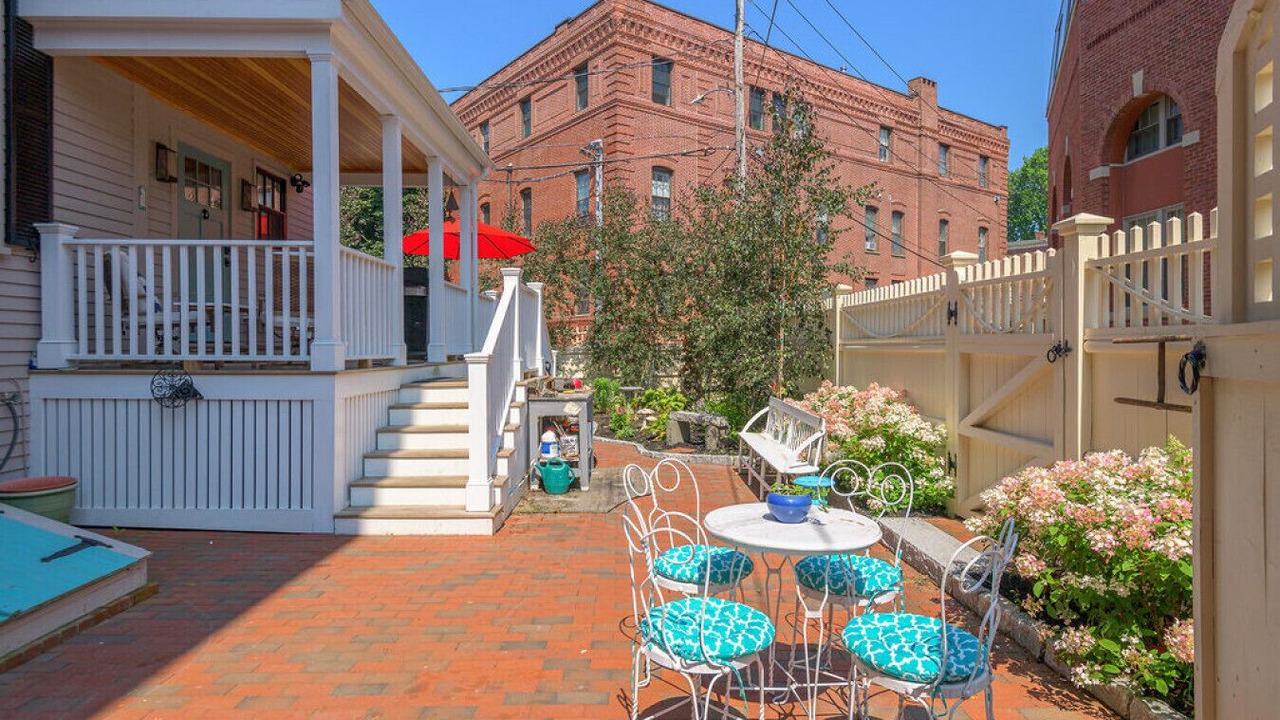 Photo of Outdoor in West End