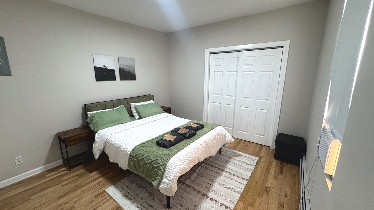 Photo of Bedroom in Tompkinsville