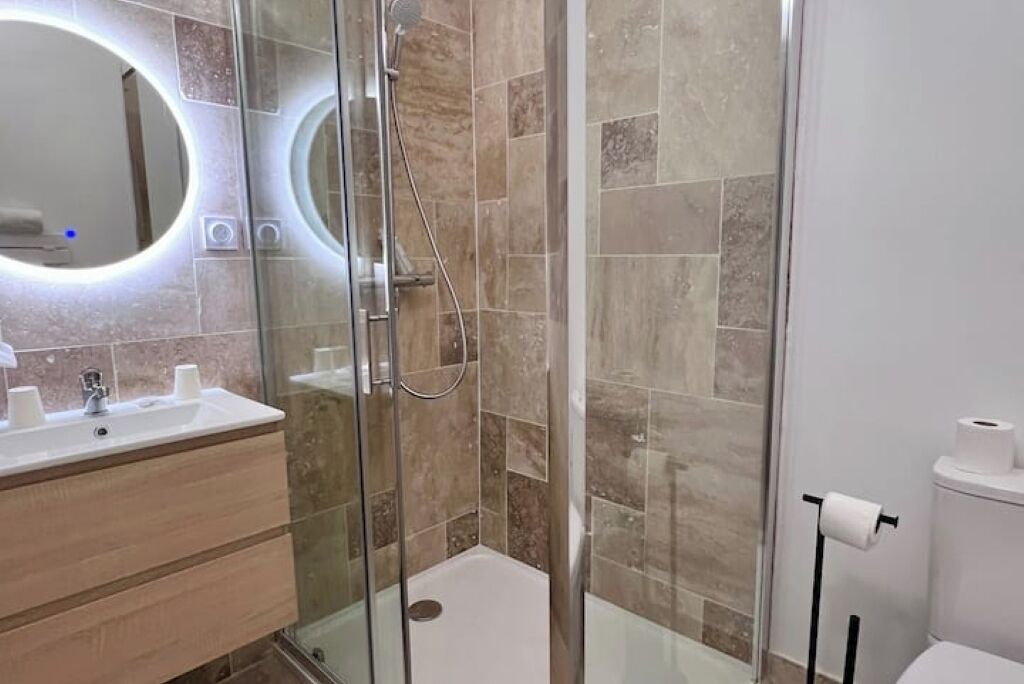Photo of Bathroom in Quartier Administrations