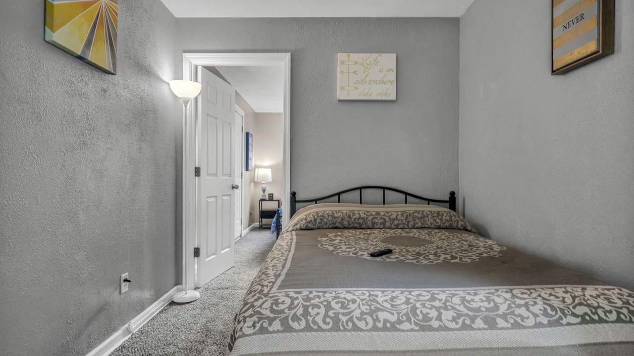 Photo of Bedroom in Elyria