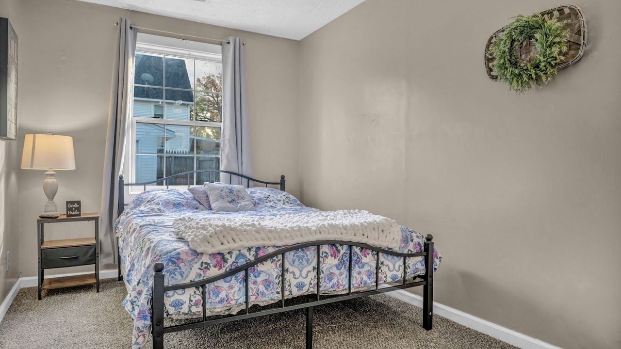 Photo of Bedroom in Elyria