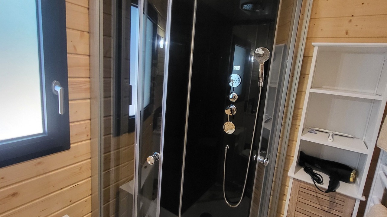 Photo of Bathroom in Faucon