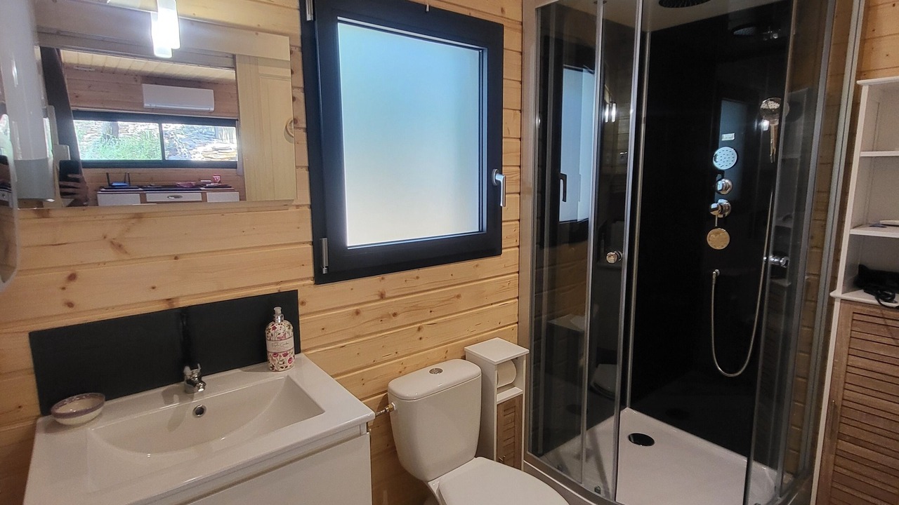 Photo of Bathroom in Faucon