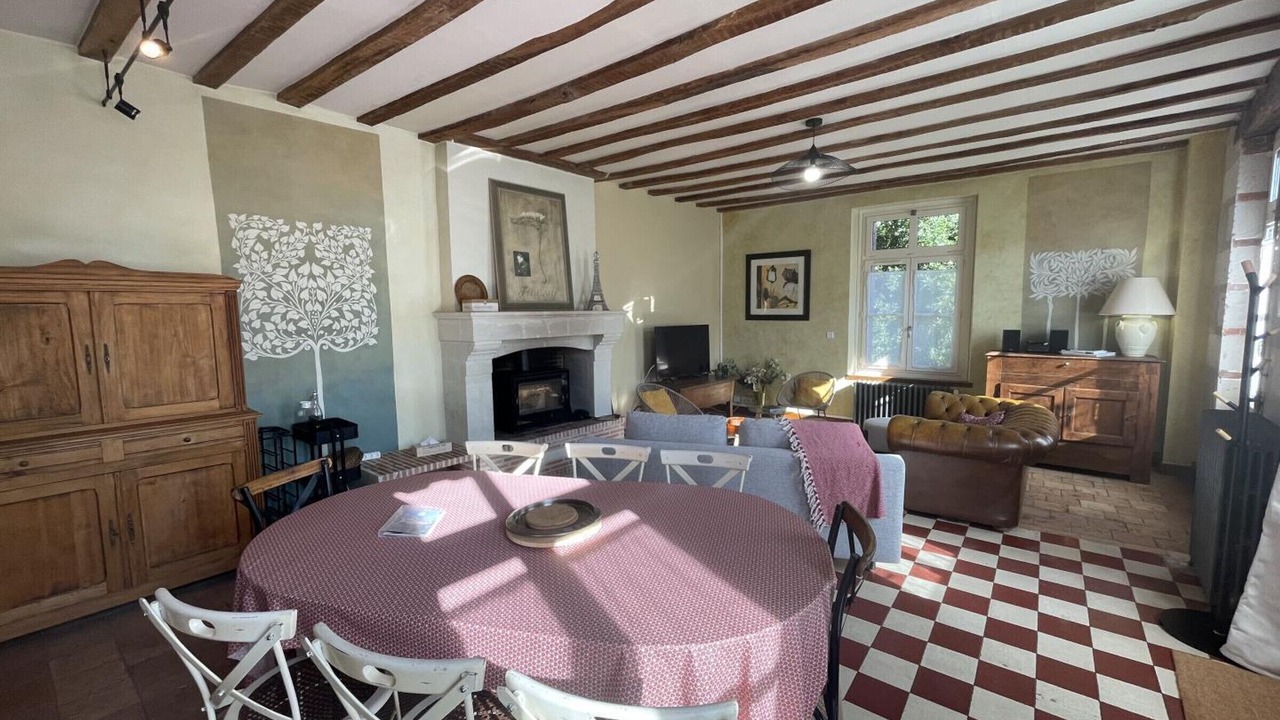 Photo of Livingroom in Ballan-Mire