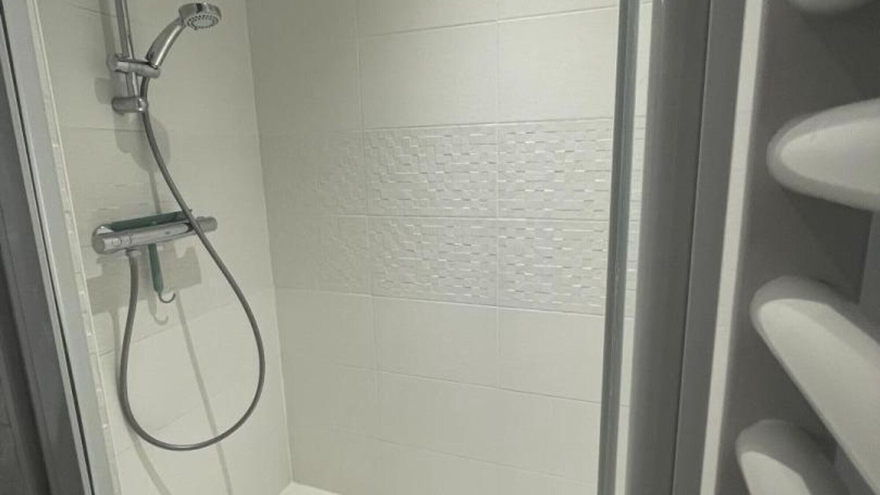 Photo of Bathroom in Ballan-Mire