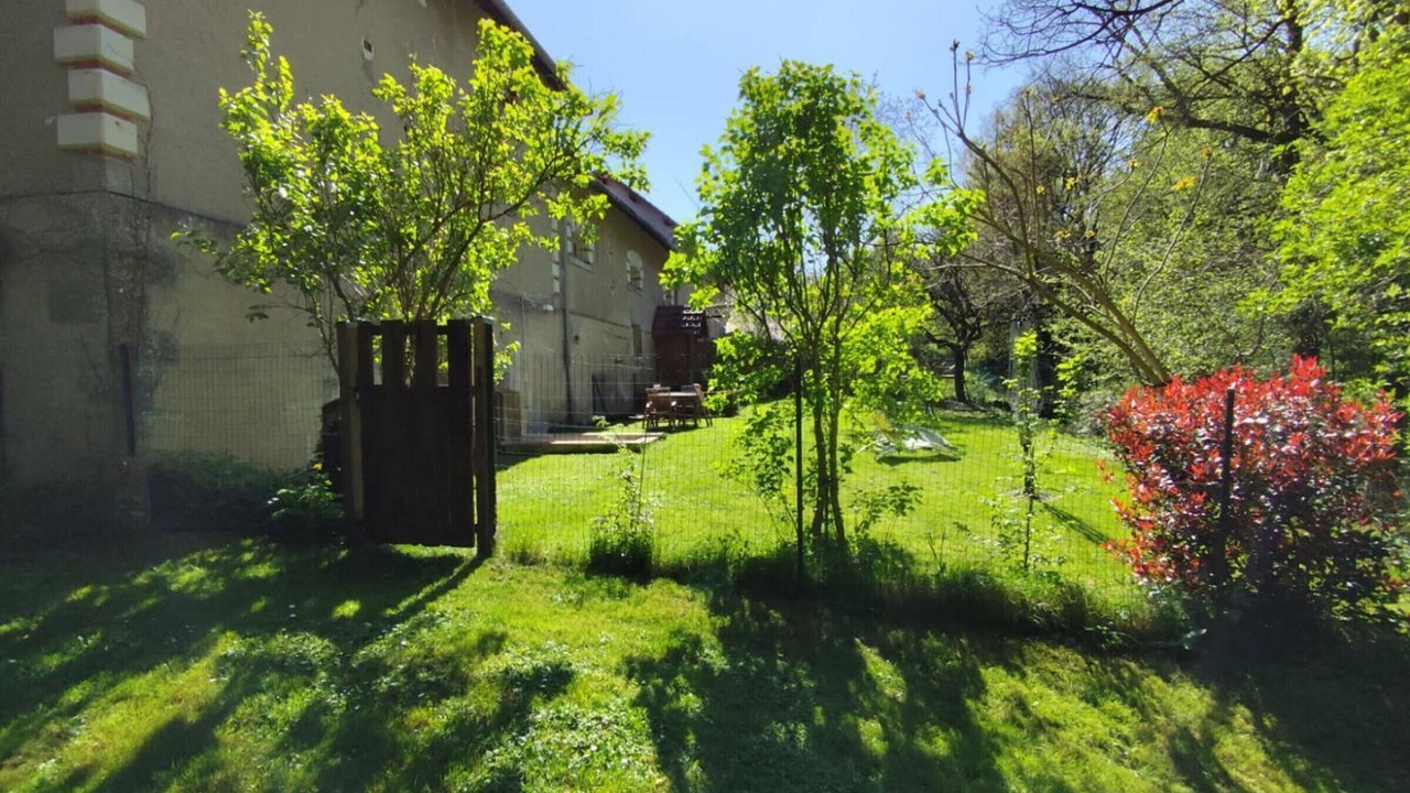 Photo of Outdoor in Ballan-Mire