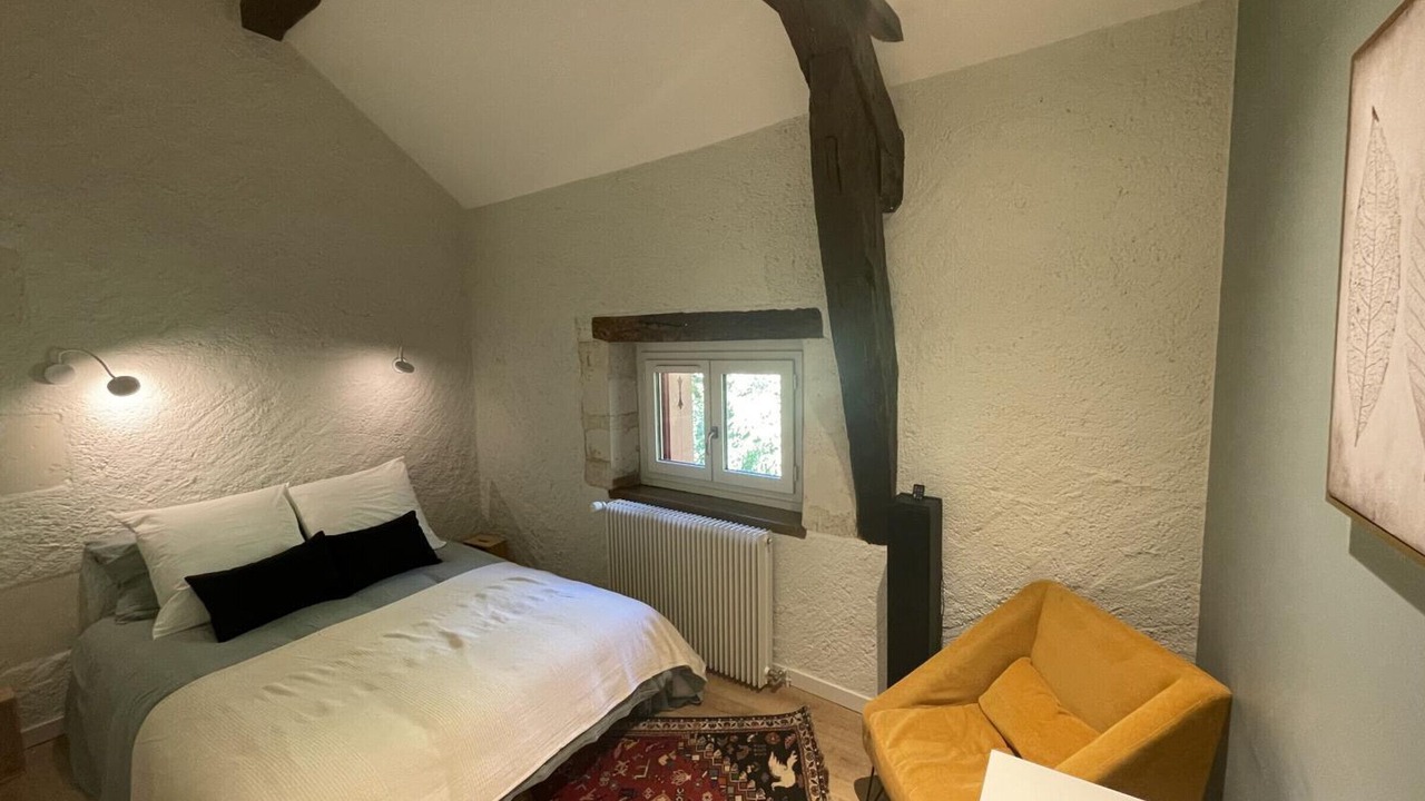 Photo of Bedroom in Ballan-Mire
