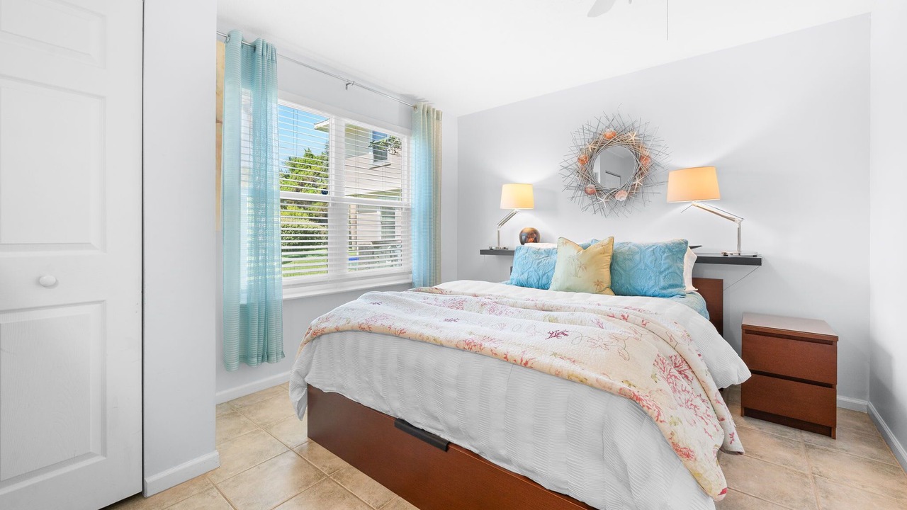 Photo of Bedroom in Surfcrest Village