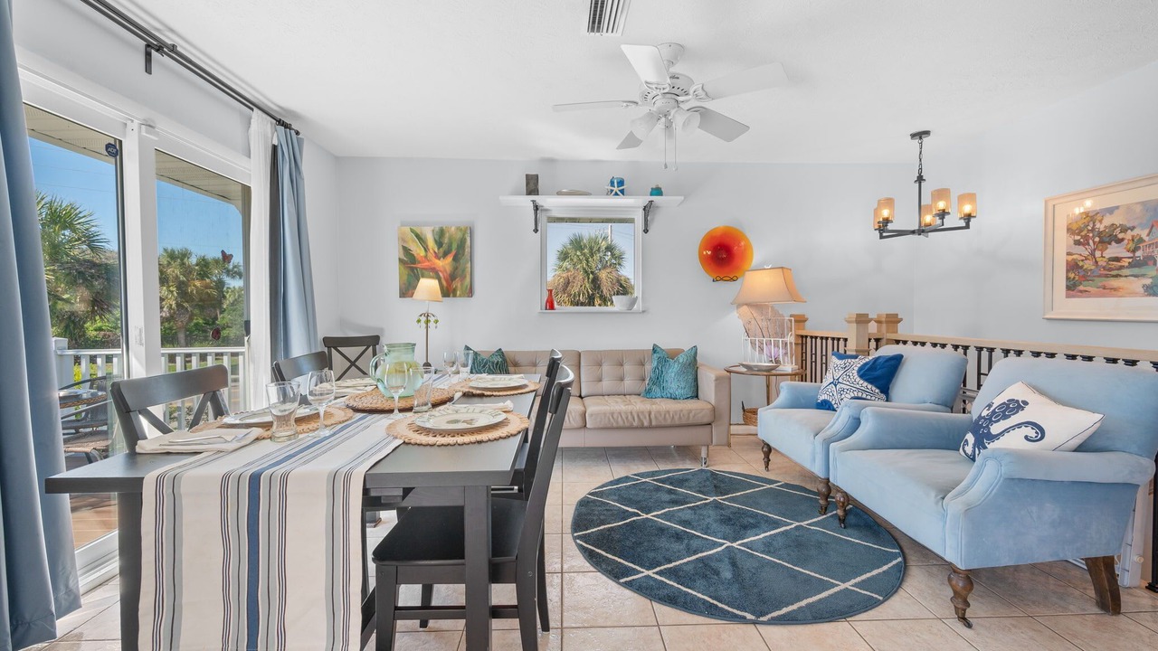 Photo of Livingroom in Surfcrest Village