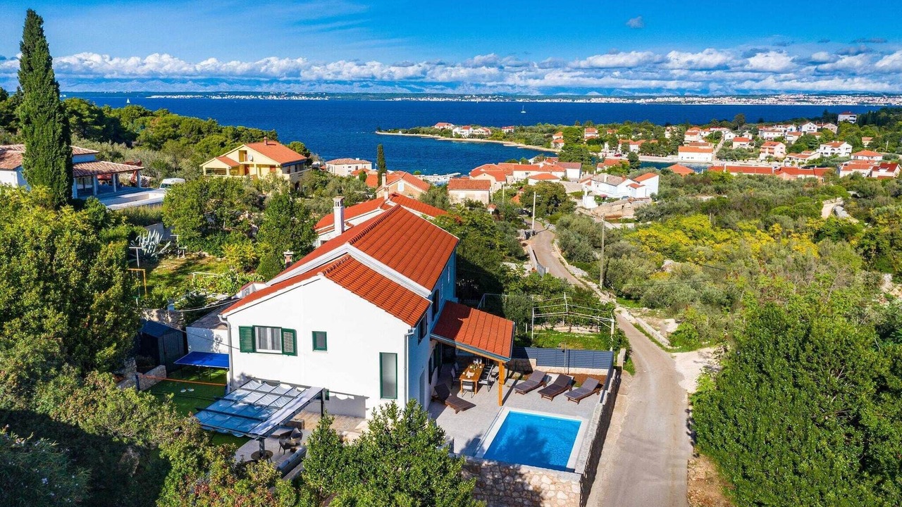 Photo of Outdoor in Lukoran