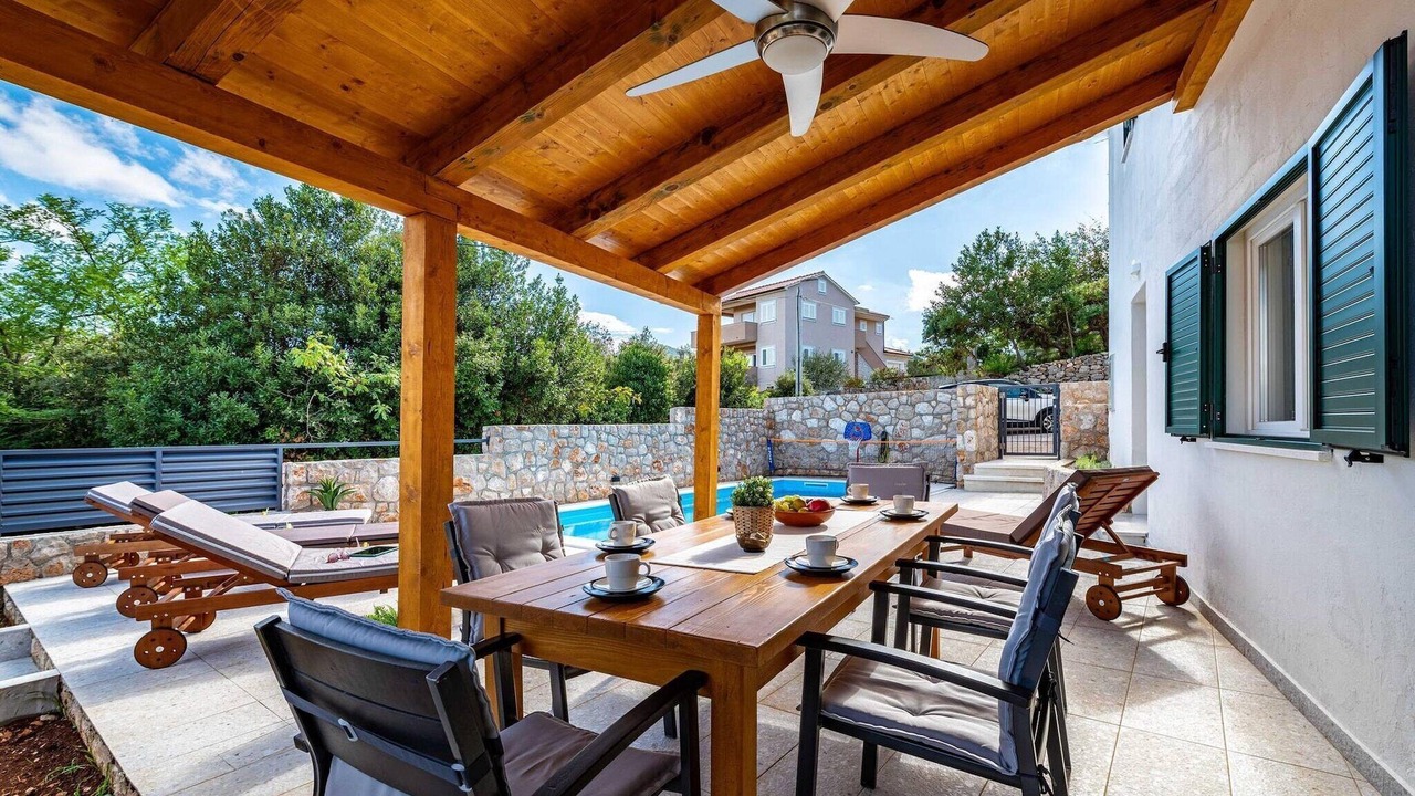 Photo of Patio Balcony in Lukoran