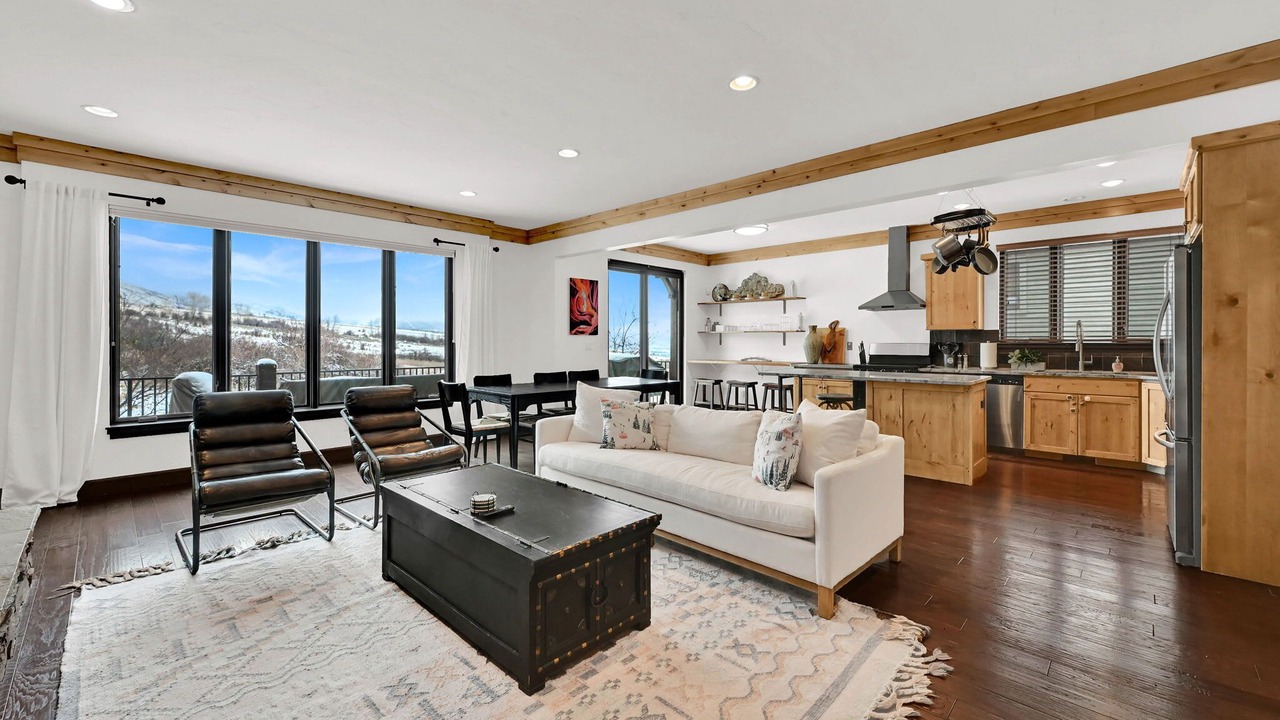 Photo of Livingroom in Eden