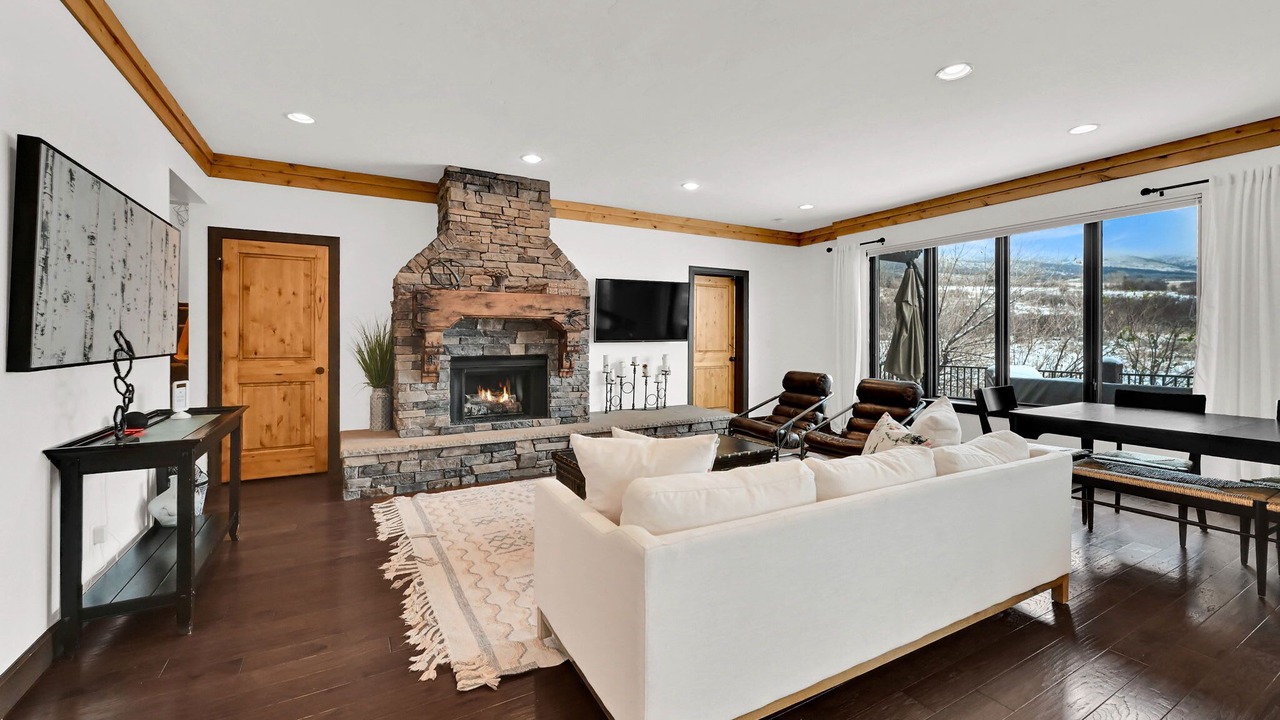 Photo of Livingroom in Eden