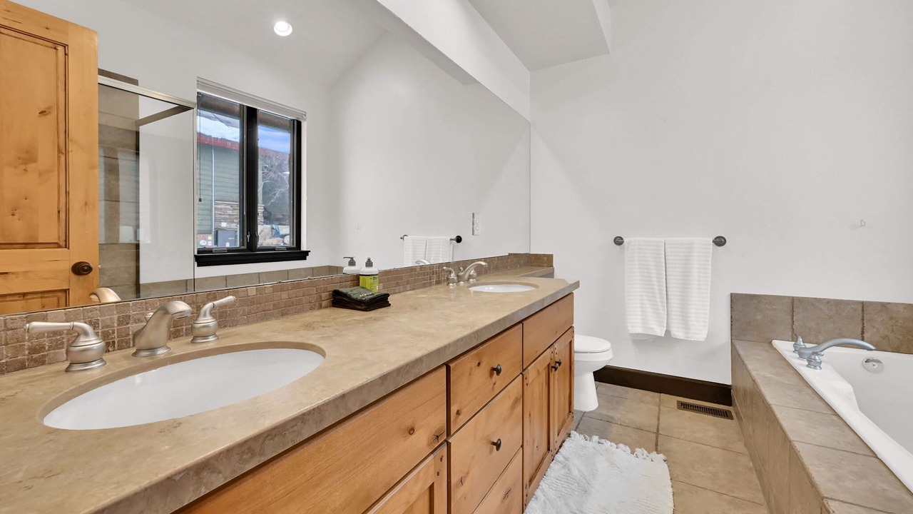 Photo of Bathroom in Eden