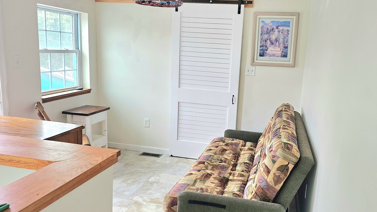 Photo of Livingroom in Forestville