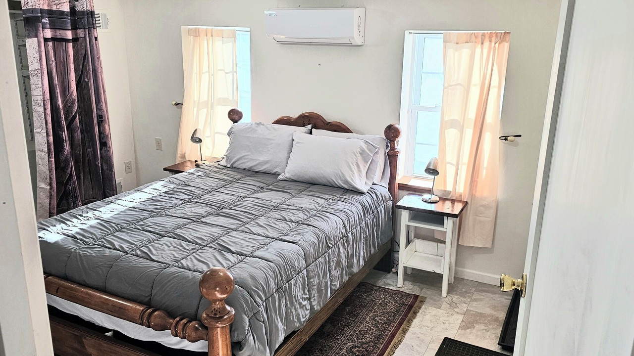 Photo of Bedroom in Forestville