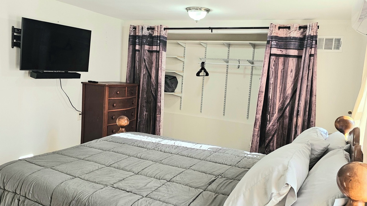 Photo of Bedroom in Forestville