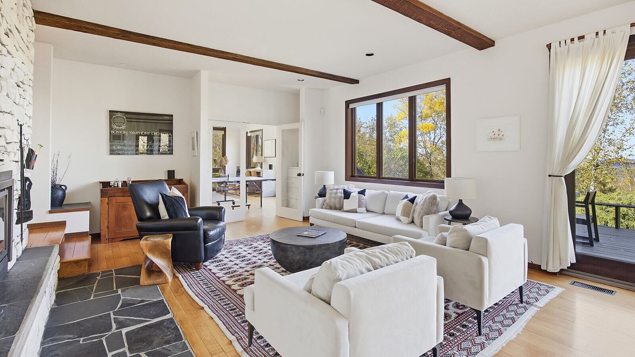Photo of Livingroom in West Stockbridge