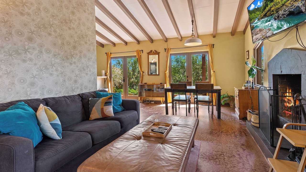 Photo of Livingroom in Morongo Valley
