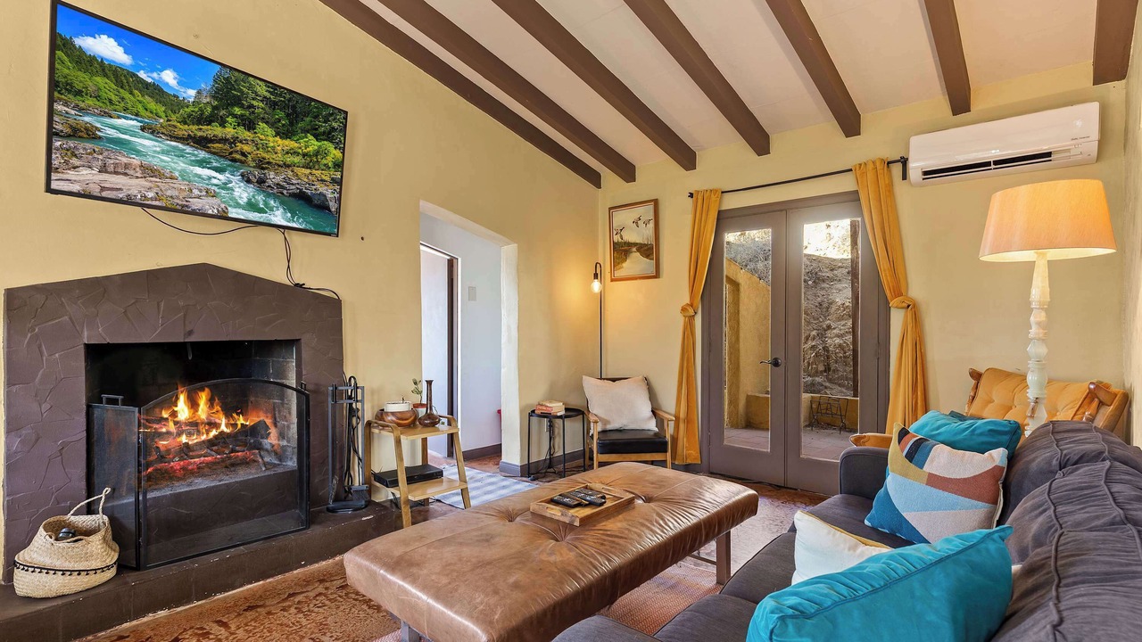 Photo of Livingroom in Morongo Valley