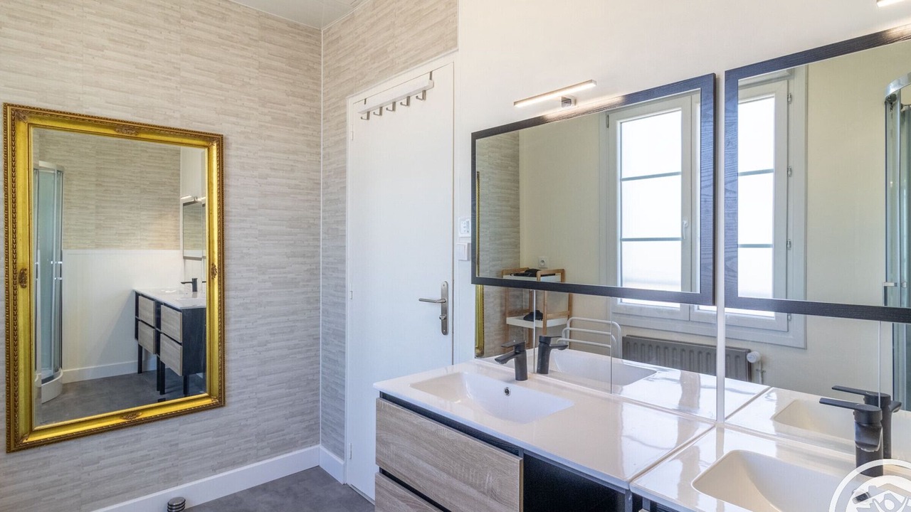 Photo of Bathroom in Saint-Aubin-de-Luigne