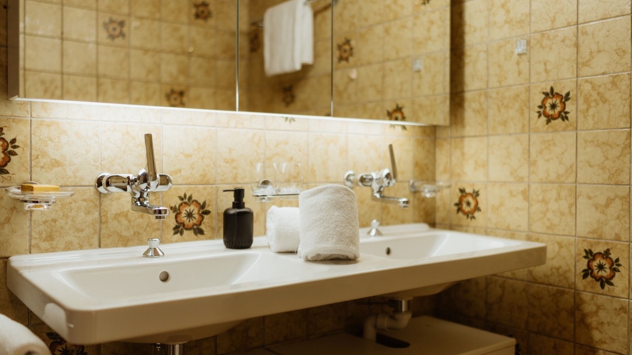 Photo of Bathroom in Mitloedi