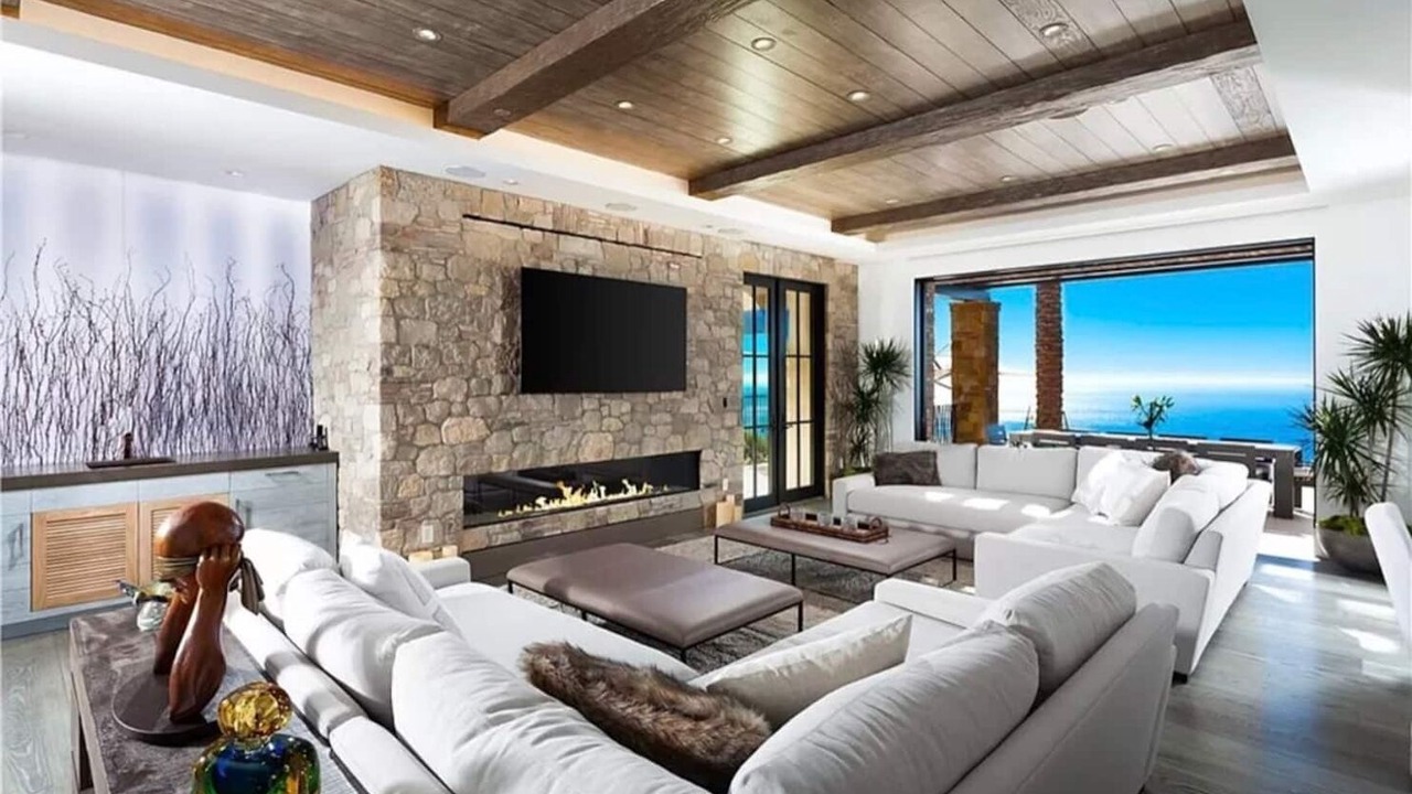 Photo of Livingroom in Newport Coast