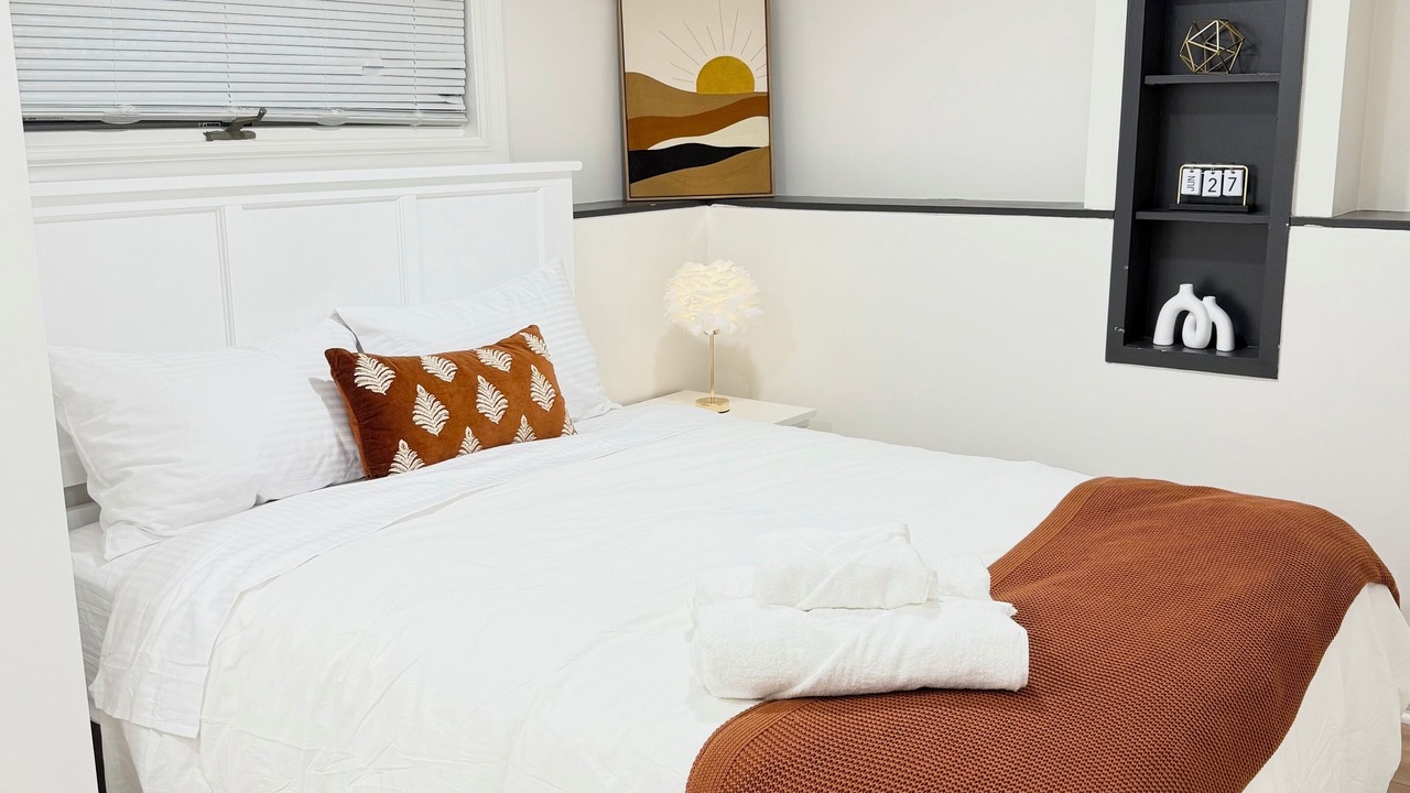Photo of Bedroom in Villa Park