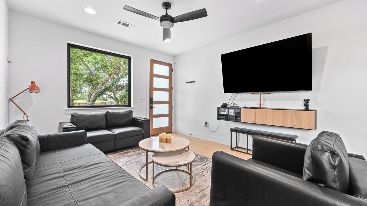 Photo of Livingroom in East MLK