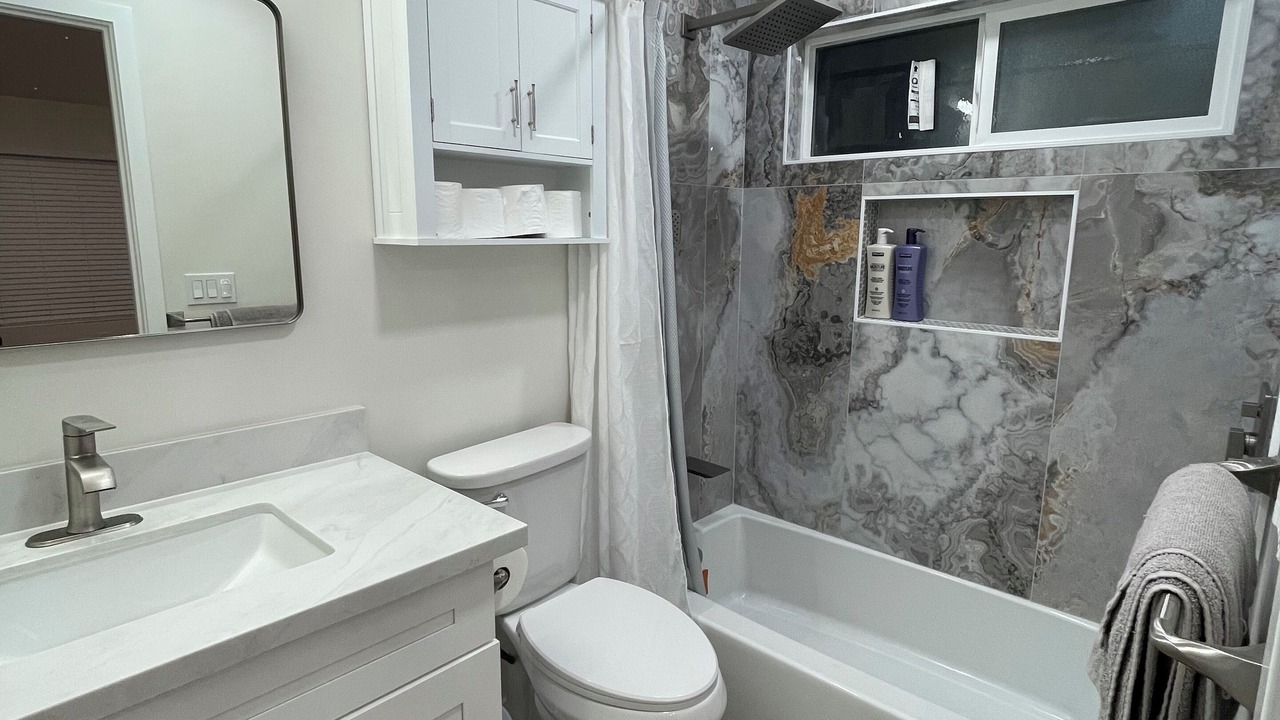 Photo of Bathroom in Oak Park