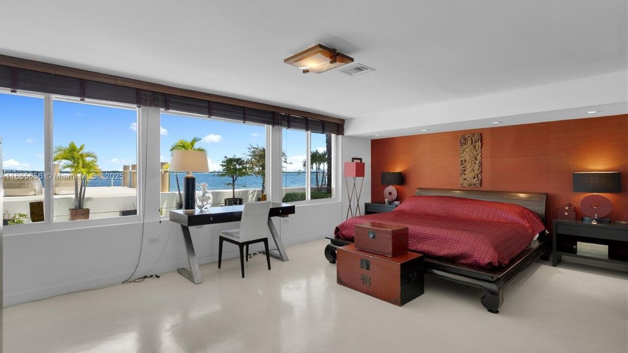 Photo of Bedroom in Venetian Islands