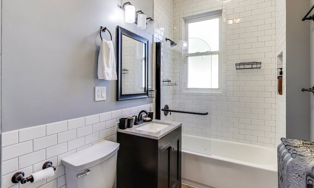 Photo of Bathroom in Edgewater
