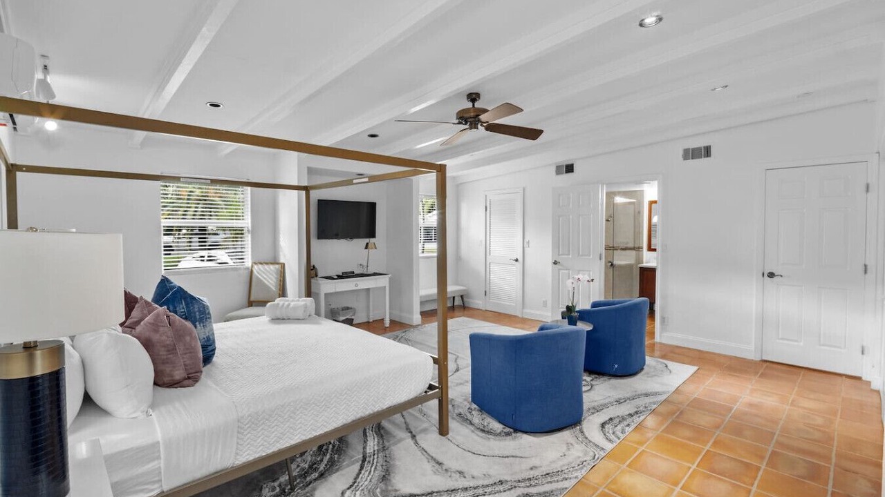 Photo of Bedroom in Garden Isles