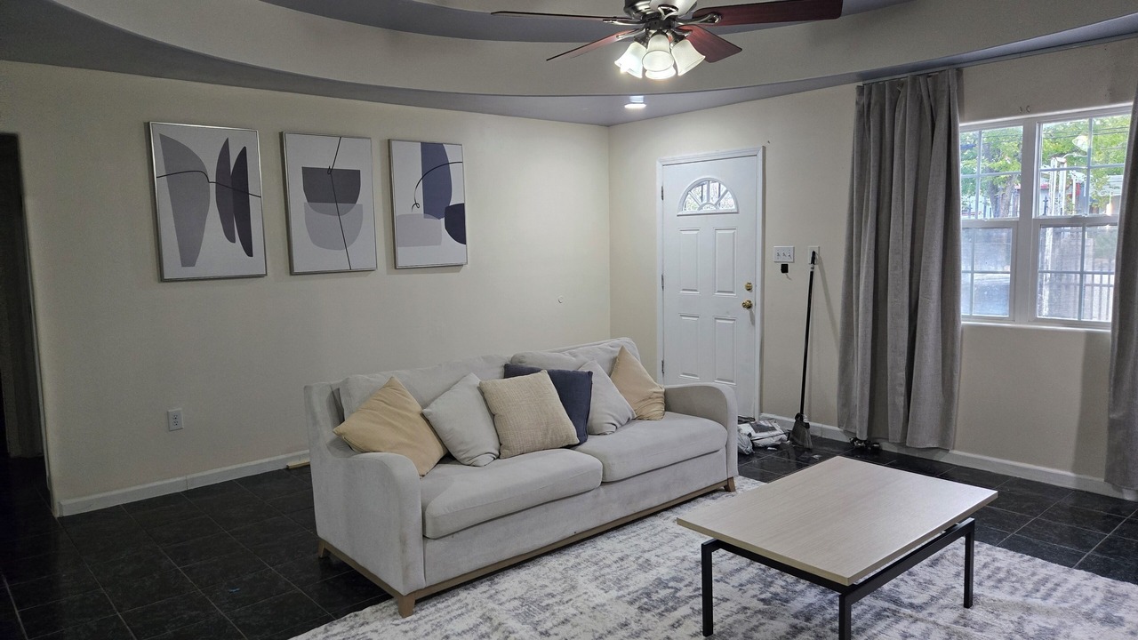 Photo of Livingroom in OST - South Union