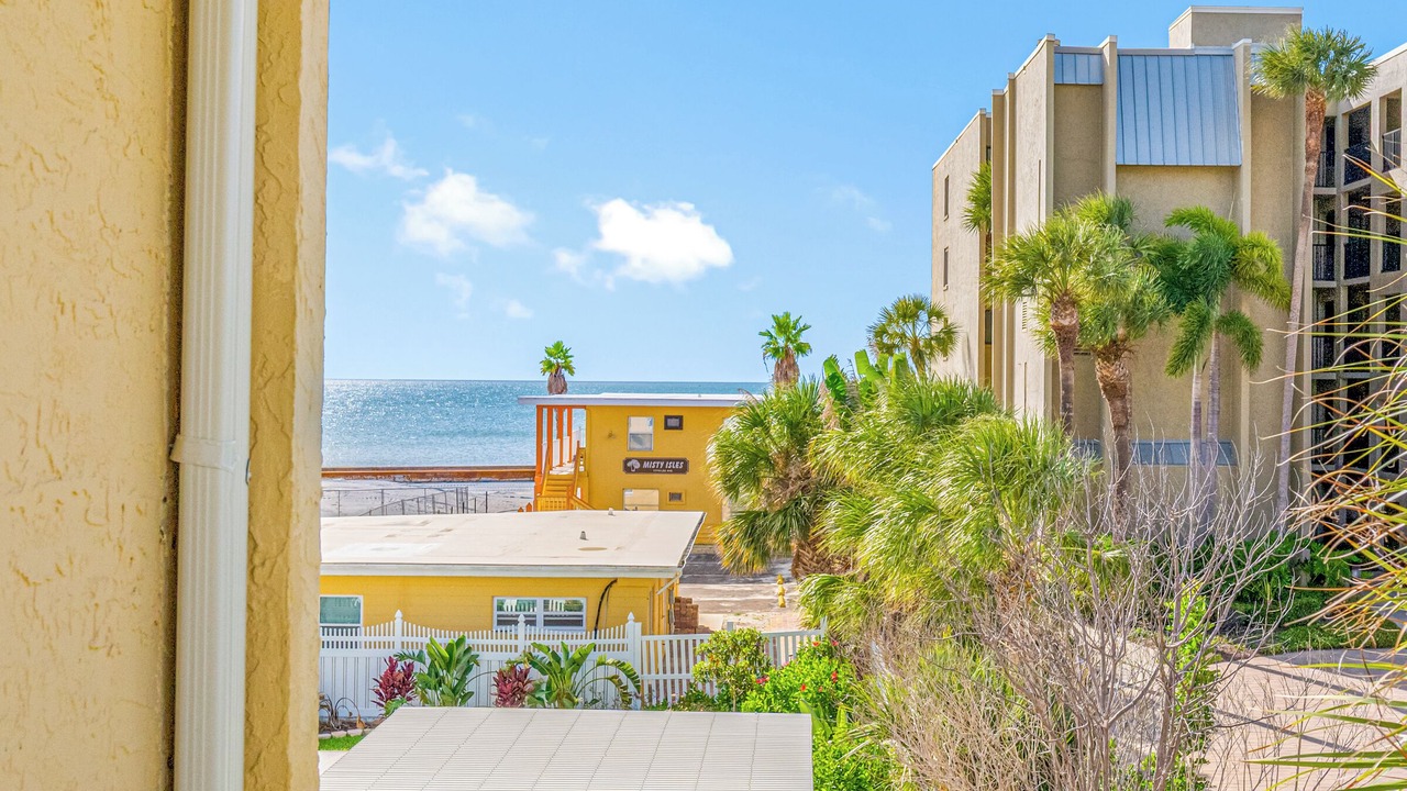 Photo of Patio Balcony in Redington Shores